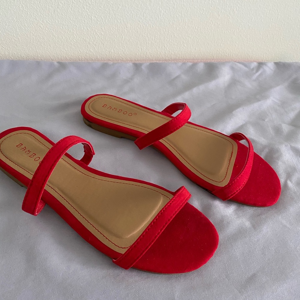 Bamboo women’s sandals size 7/37